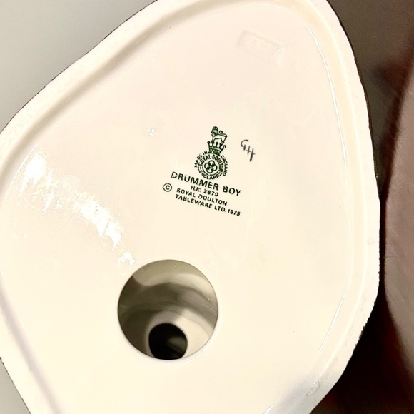 Royal Doulton Drummer Boy and Cavalier figurines! - Picture 13 of 13